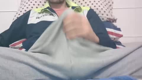 Snapshot of tommaso9046 chatting on 03.02.25 tommaso9046 online show from 03.02.25