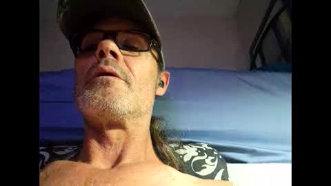 tommgunn25 online show from 04.22.26
