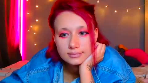 Snapshot of tommioo7 chatting on 12.24.24 Galadriel online show from 12.24.24