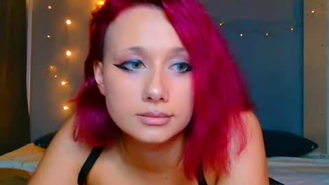 Snapshot of tommioo7 chatting on 12.25.24 Galadriel online show from 12.25.24