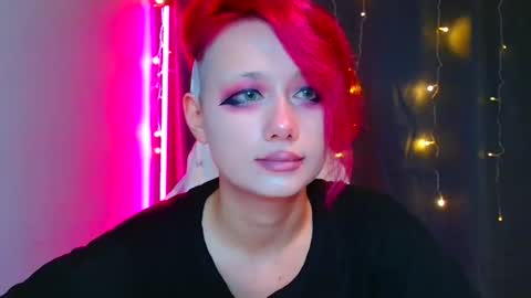 Snapshot of tommioo7 chatting on 01.05.25 Galadriel online show from 01.05.25