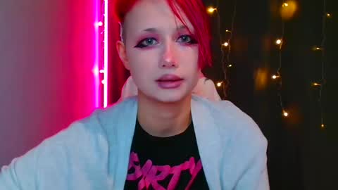 Snapshot of tommioo7 chatting on 01.06.25 Galadriel online show from 01.06.25