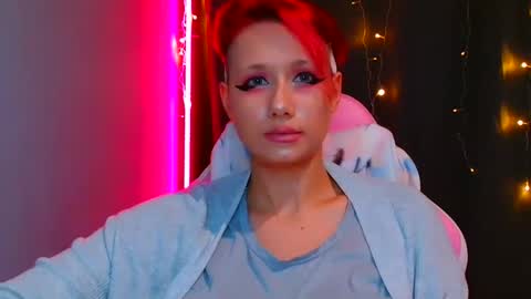 Snapshot of tommioo7 chatting on 01.07.25 Galadriel online show from 01.07.25