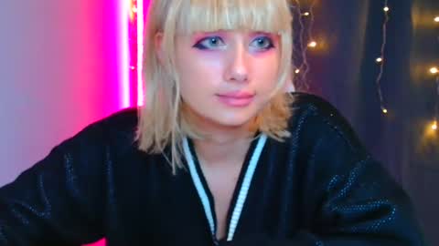 Snapshot of tommioo7 chatting on 01.08.25 Galadriel online show from 01.08.25