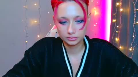 Snapshot of tommioo7 chatting on 01.11.25 Galadriel online show from 01.11.25