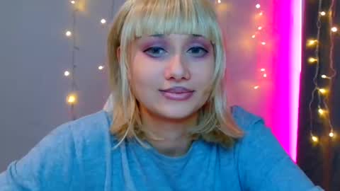 Snapshot of tommioo7 chatting on 01.12.25 Galadriel online show from 01.12.25