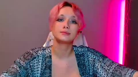 Snapshot of tommioo7 chatting on 02.04.25 Galadriel online show from 02.04.25