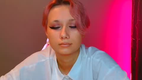 Snapshot of tommioo7 chatting on 02.08.25 Galadriel online show from 02.08.25