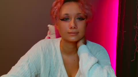 Snapshot of tommioo7 chatting on 02.14.25 Galadriel online show from 02.14.25