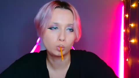 Snapshot of tommioo7 chatting on 02.20.25 Galadriel online show from 02.20.25