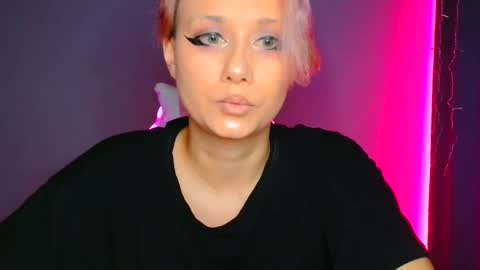 Snapshot of tommioo7 chatting on 02.22.25 Galadriel online show from 02.22.25