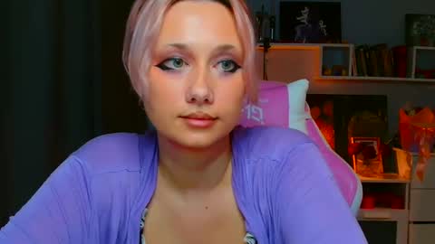 Snapshot of tommioo7 chatting on 03.11.25 Galadriel online show from 03.11.25