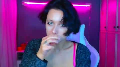 Snapshot of tommioo7 chatting on 09.30.25 Galadriel online show from 09.30.25