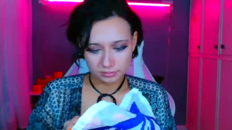 Snapshot of tommioo7 chatting on 10.08.25 Galadriel online show from 10.08.25