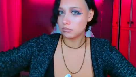 Snapshot of tommioo7 chatting on 10.18.25 Galadriel online show from 10.18.25