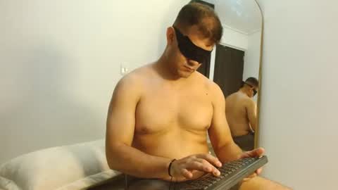 Snapshot of tommy_baker990131 chatting on 07.22.26 tomm online show from 07.22.26