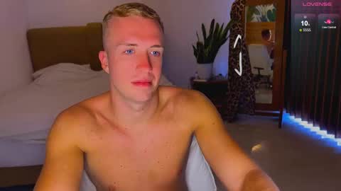 Snapshot of tommy_cumfinger chatting on 12.04.25 Tommy online show from 12.04.25