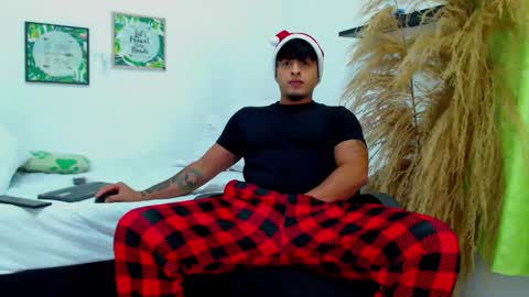 Snapshot of tommy_hotguy chatting on 12.14.25 tommy online show from 12.14.25