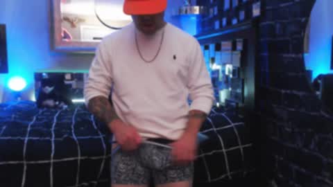 Snapshot of tommy_knuckles chatting on 11.14.25 Tommy online show from 11.14.25