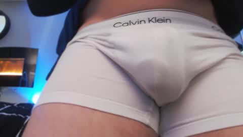 Snapshot of tommy_knuckles chatting on 11.25.25 Tommy online show from 11.25.25