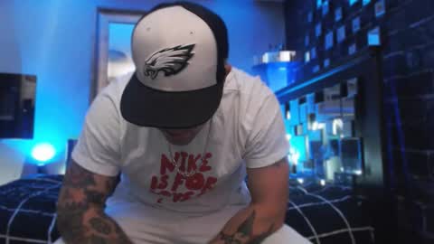 Snapshot of tommy_knuckles chatting on 12.01.25 Tommy online show from 12.01.25