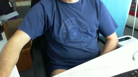 Snapshot of tomtom02029 chatting on 12.20.25 Tom online show from 12.20.25