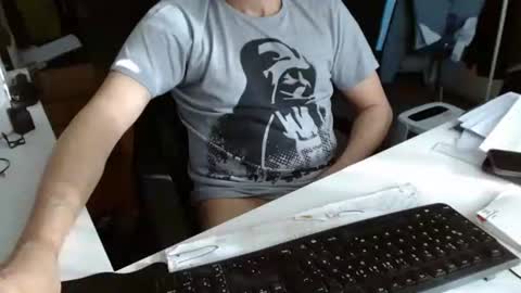 Snapshot of tomtom02029 chatting on 02.28.26 Tom online show from 02.28.26