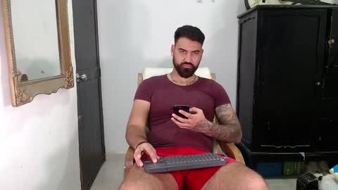 Snapshot of tomy_johnson2 chatting on 12.30.24 Tomas jhonson online show from 12.30.24