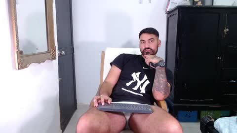 Snapshot of tomy_johnson2 chatting on 01.27.25 Tomas jhonson online show from 01.27.25