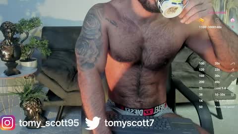 Snapshot of tomy_scott6 chatting on 04.10.26 tomy_scott6 online show from 04.10.26