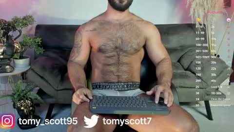 Snapshot of tomy_scott6 chatting on 05.06.26 tomy_scott6 online show from 05.06.26