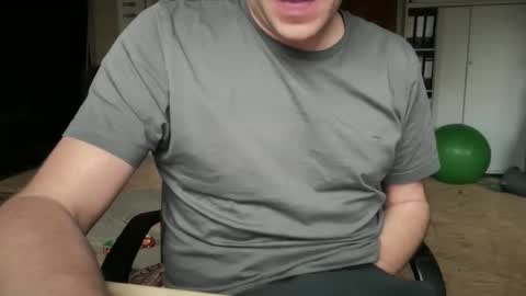 Snapshot of tonisun chatting on 11.03.25 tonisun online show from 11.03.25