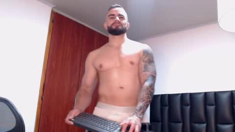 Snapshot of tony_goldstein chatting on 03.27.26 tony online show from 03.27.26