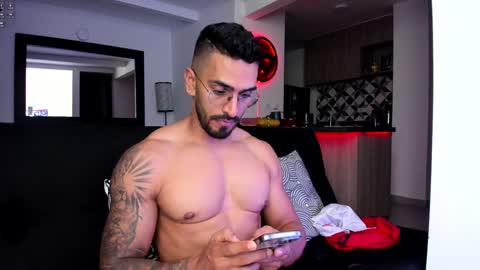 Snapshot of tony_muscle1 chatting on 01.24.25 tony muscle1 online show from 01.24.25