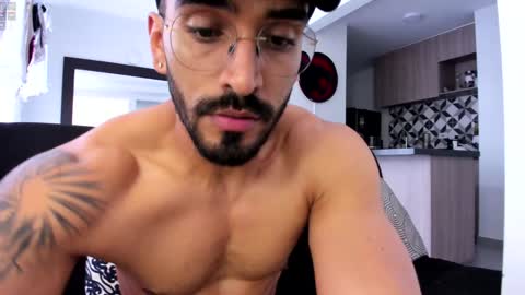 Snapshot of tony_muscle1 chatting on 02.02.25 tony muscle1 online show from 02.02.25