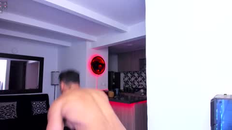 Snapshot of tony_muscle1 chatting on 02.16.25 tony muscle1 online show from 02.16.25