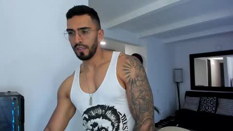 Snapshot of tony_muscle1 chatting on 02.24.25 tony muscle1 online show from 02.24.25