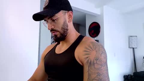 Snapshot of tony_muscle1 chatting on 01.16.26 tony muscle1 online show from 01.16.26