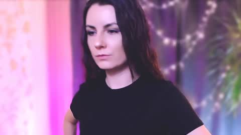 Elizabeth online show from 01.12.25