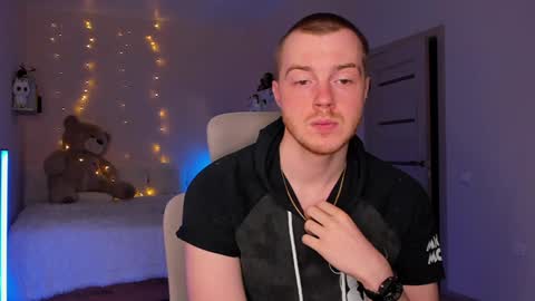 Snapshot of toohornyserj chatting on 12.12.24 toohornyserj online show from 12.12.24