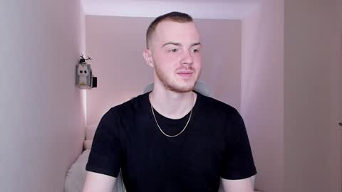 Snapshot of toohornyserj chatting on 12.25.24 toohornyserj online show from 12.25.24