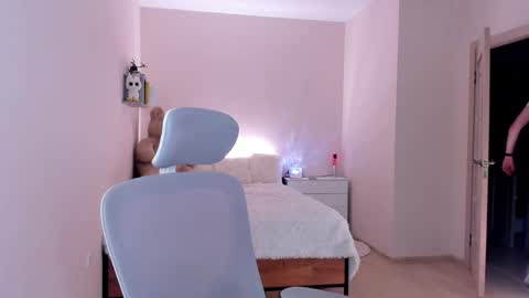 Snapshot of toohornyserj chatting on 01.06.25 toohornyserj online show from 01.06.25