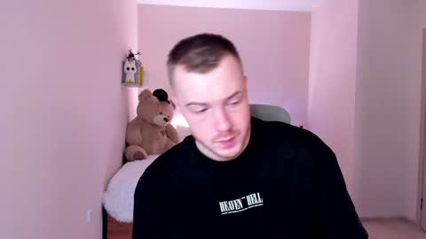 Snapshot of toohornyserj chatting on 01.09.25 toohornyserj online show from 01.09.25