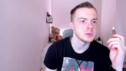 Snapshot of toohornyserj chatting on 02.22.25 toohornyserj online show from 02.22.25