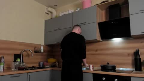 Snapshot of toohornyserj chatting on 11.07.25 toohornyserj online show from 11.07.25