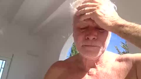 Snapshot of topsurgeon2025 chatting on 10.29.25 topsurgeon2025 online show from 10.29.25