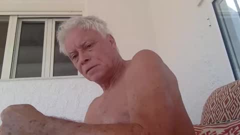 Snapshot of topsurgeon2025 chatting on 10.30.25 topsurgeon2025 online show from 10.30.25