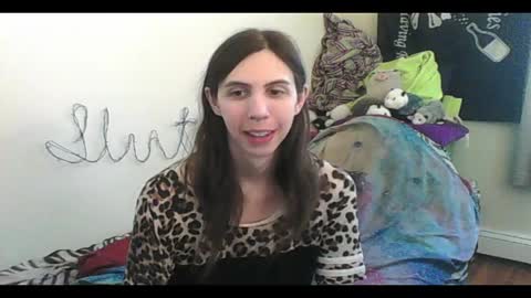 Snapshot of totalfuckingadorable chatting on 05.19.26 Luna online show from 05.19.26