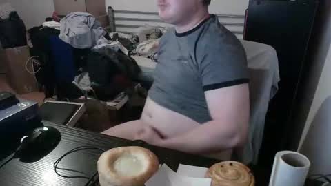 Snapshot of totox1989 chatting on 12.16.24 Totox online show from 12.16.24