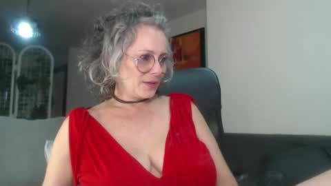 TotyPink online show from 02.08.25